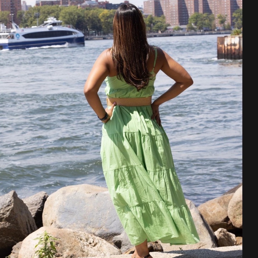 Maxi green dress, excellent for any outdoor activities , excellent quality